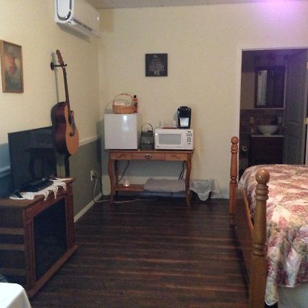 Swan Song Inn Marshfield Dış mekan fotoğraf